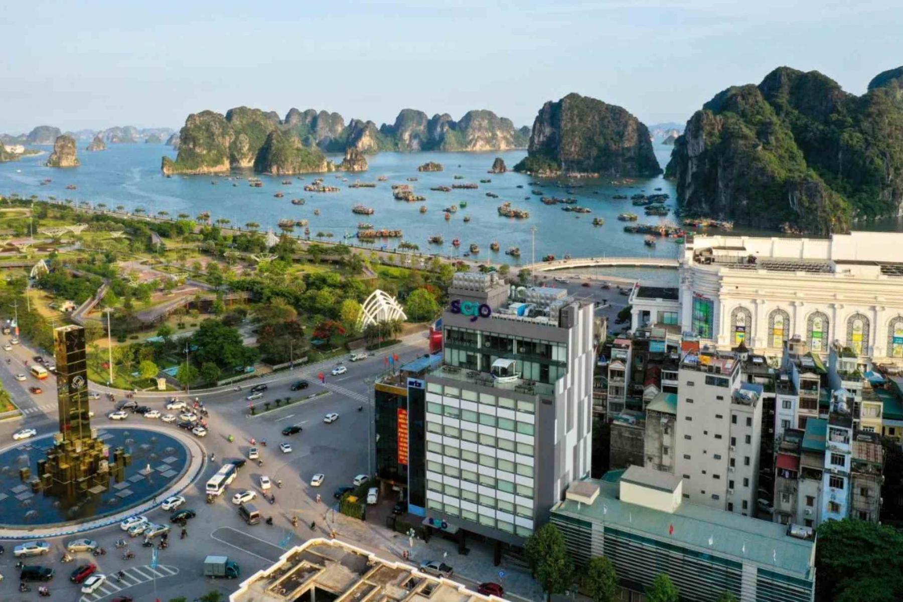 Kiến trúc ngoại thất tại Sojo Ha Long Hotel 